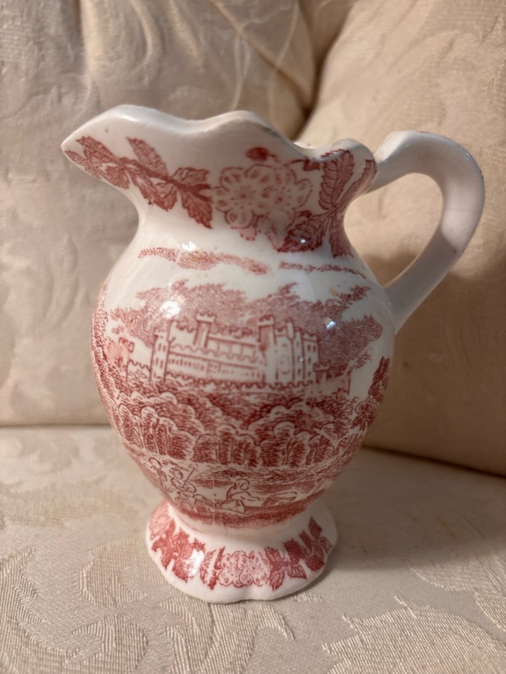 VINTAGE PITCHER POUR POTTERY OFF WHITE AND BURGUNDY 4” GREAT VINTAGE CONDITION